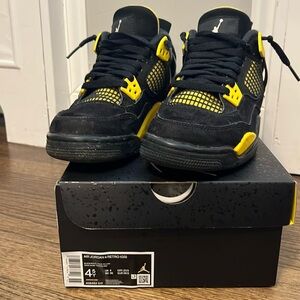Air Jordan 4 Retro Thunders( 4.5 grade school)